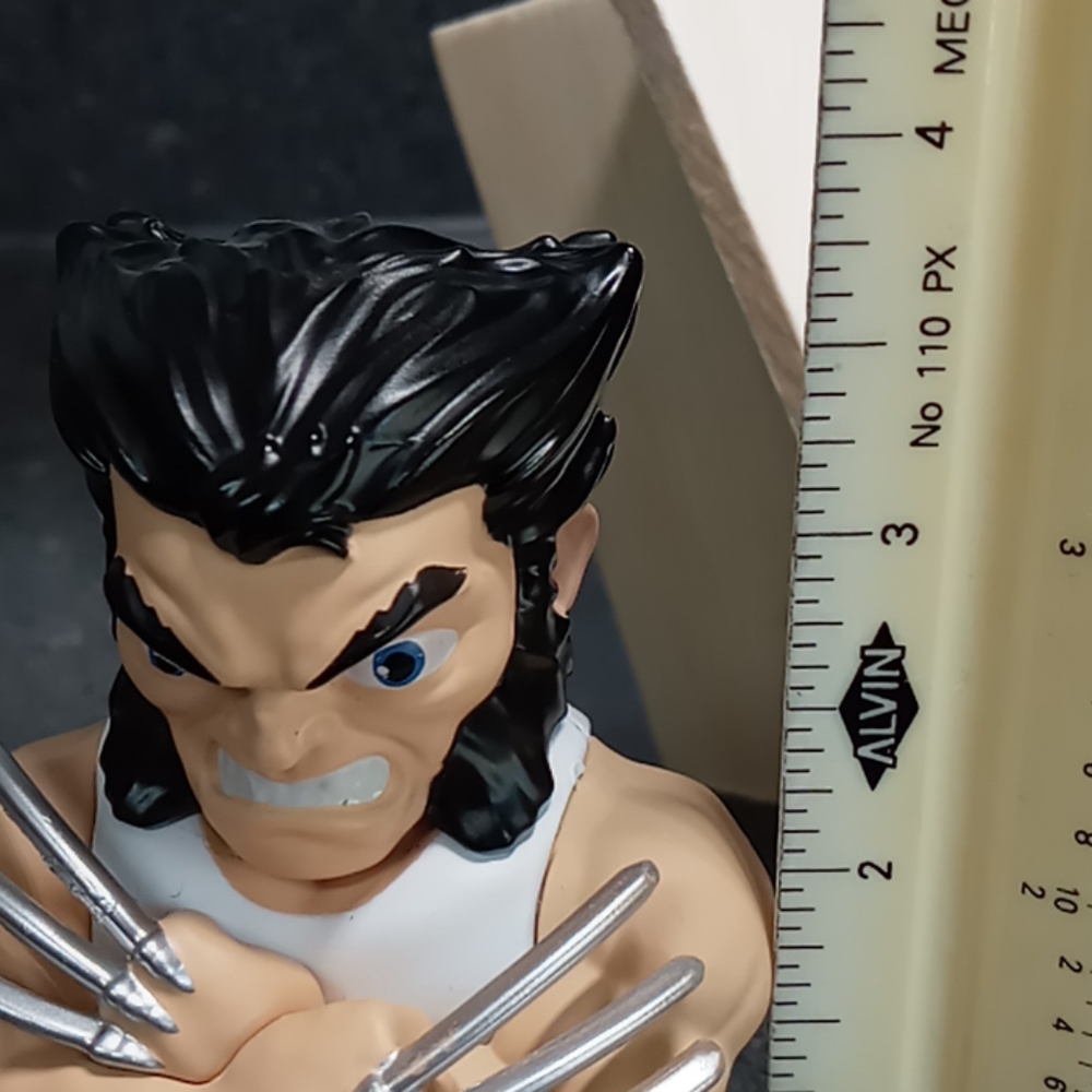 Metal Wolverine Figure - Picture 8 of 8